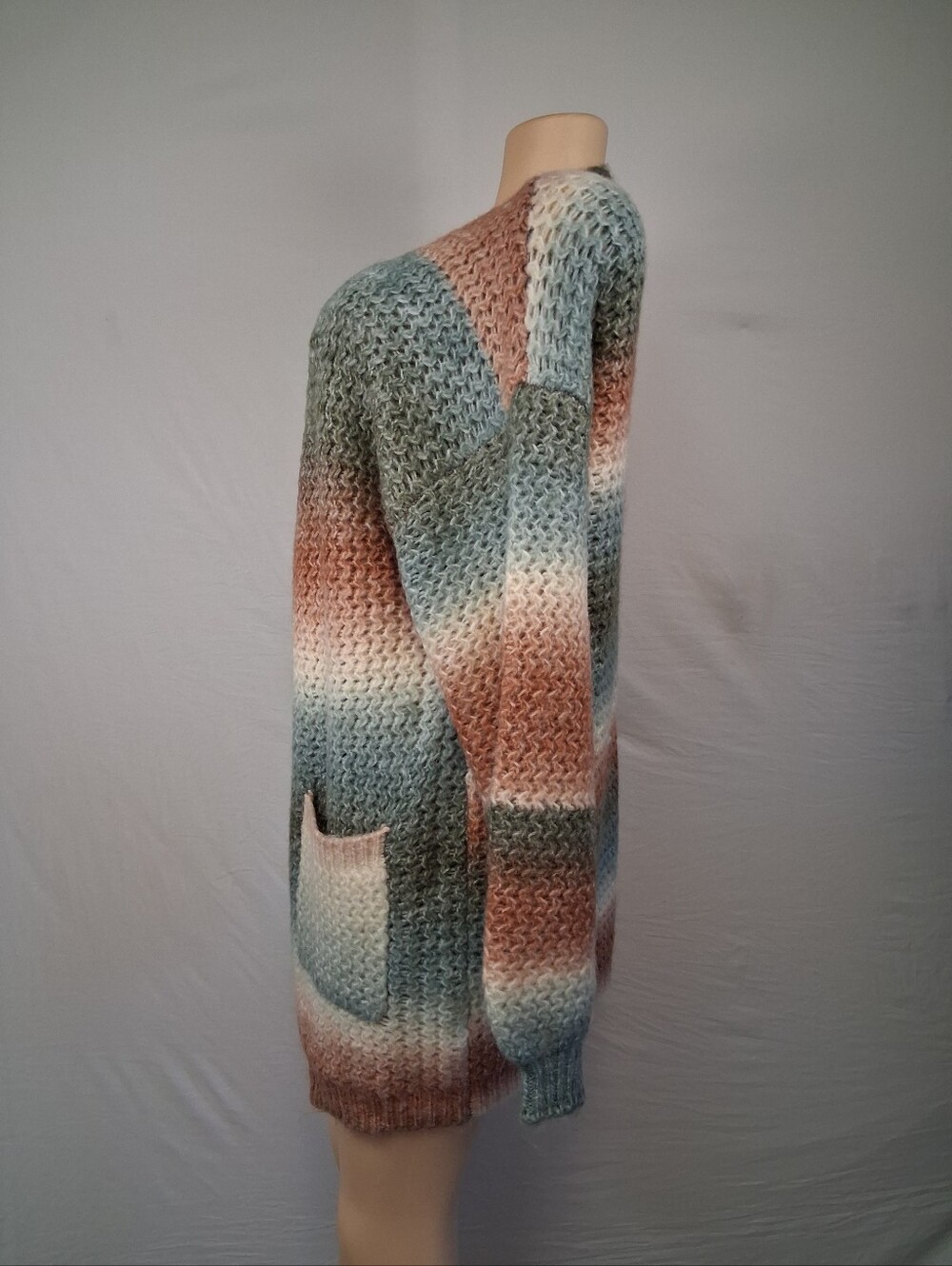 ADORA Multicolor Gradient Bouclé Open-Front Cardigan - Picture 9 of 15
